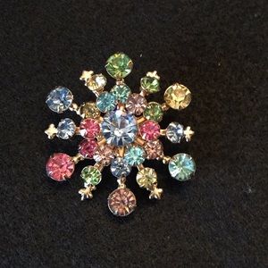 Vintage ‘50s Sparkling brooch multi colored stones